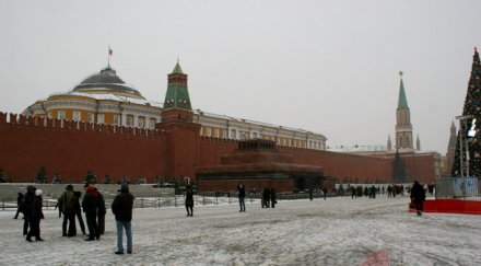 мъж запалил червения площад москва