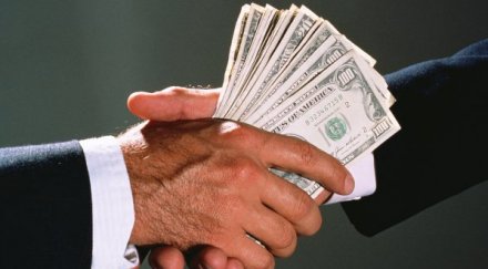 депутатите замpазиха заплатите