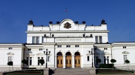 фейсбук сложи тезгяха българския парламент