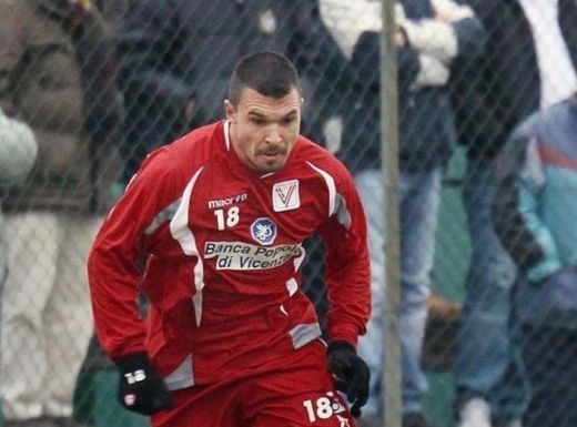 Валери Божинов бесен на треньора на Верона