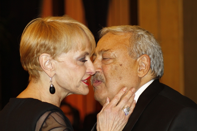 Целувка за Гарелов на 70 (Снимки)