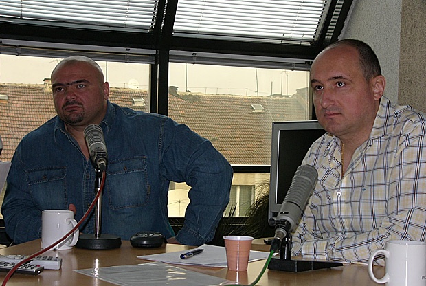 И съпругите на Галеви изчезнаха