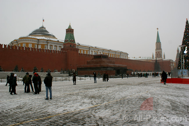 Мъж се запалил на Червения площад в Москва 