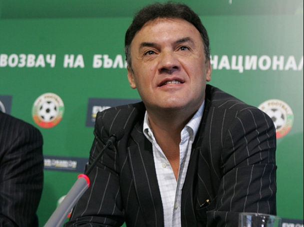 Боби Михайлов подписа Харта на УЕФА за аматьорския футбол