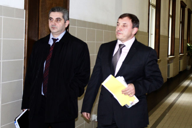 Изведоха Алексей Петров през страничен изход