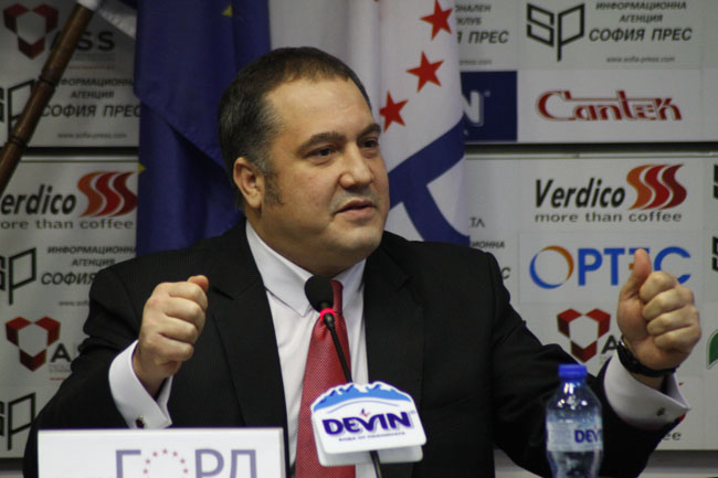 Слави Бинев: Скрити са листове от досието Буда