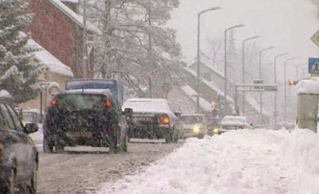 Снежна буря остави без ток 80 хил. домакинства в Словакия