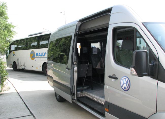 Пернишки бус возил незаконно пътници до столицата