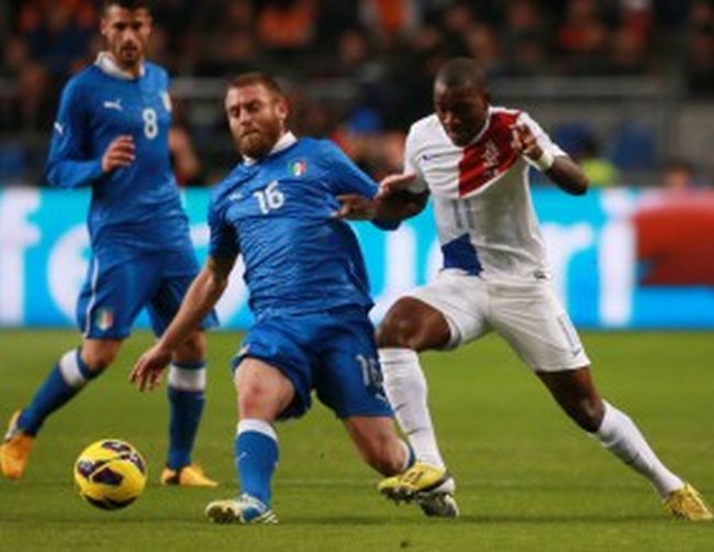 Късен гол спаси Италия срещу Холандия