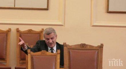 извънредно депутатите захапаха москов ваксините здравният министър кръсти снимки