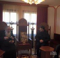 Народните представители от ГЕРБ Георг Георгиев, Антон Долапчиев и Иван Миховски се срещнаха с  игумена на Троянския манастир Епископ Сионий