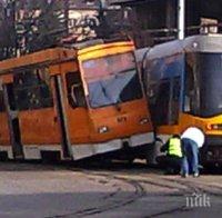 Катастрофа между два трамвая на площад 