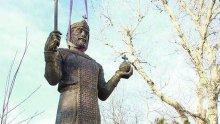 Светещият Иван Срацимир разбуни Видин. Хайтов правел и Борис Първи, също ще свети