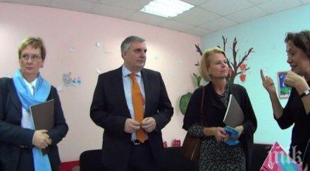 шведска министърка нагази калта факултето