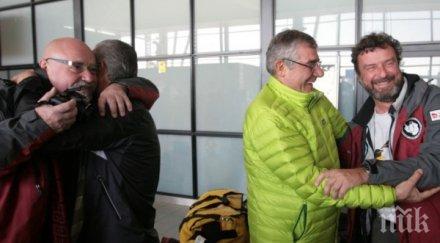 завърналите антарктида горди сме свършихме работата