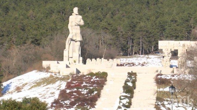 Държавата отпуска 300 000 лева за ремонт на паметника на Ботев в Калофер