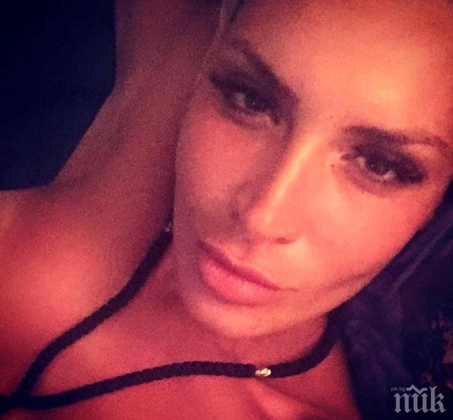 Черната Златка се разголи! Плеймейтката показа горещо тяло (снимка)