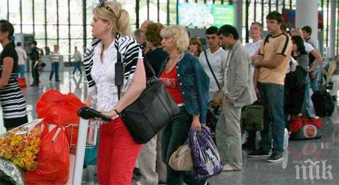 Броят на чуждестранните туристи в Анталия отбеляза най-ниските нива за последните 10 години
