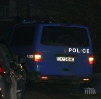 Арестуваха зрелищно четирима гранични полицаи в Свиленград Арестуваха зрелищно четирима гранични полицаи в Свиленград