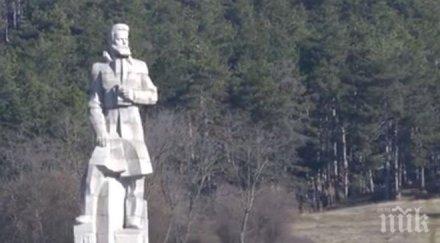 пик посрещат годишнината гибелта ботев обновен паметник
