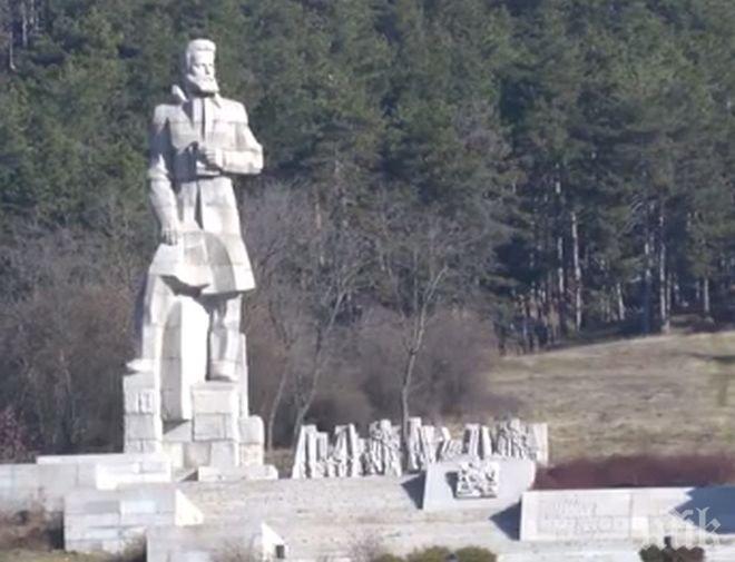 ПИК TV: Посрещат годишнината от гибелта на Ботев с обновен паметник