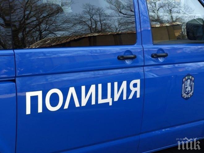 Неизвестен нахлу в дома на англичанка, напръскал я със спрей и задигнал пръстен
