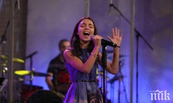 Габриела Йорданова пее на финала на фестивала „Санремо“