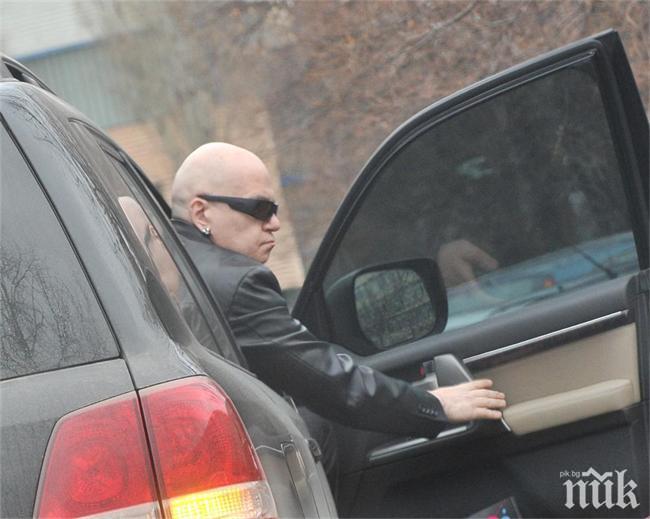 Първо в ПИК! Мутрата Слави Трифонов отлага внасянето на подписите за референдума