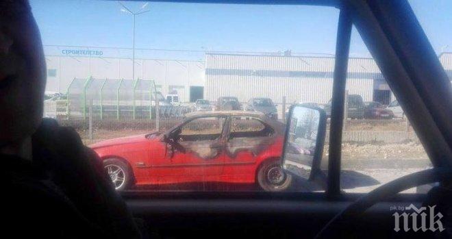 Кола изгоря във Варна