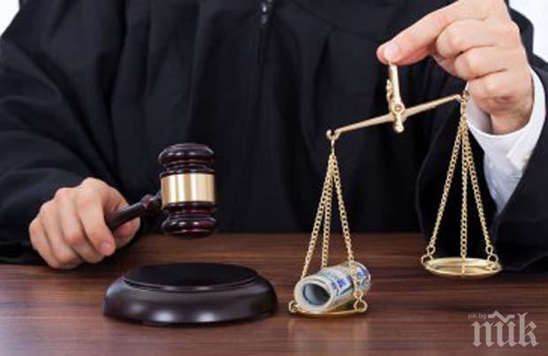 Срам! Алчен адвокат съди малолетно сираче за 33 600 лева