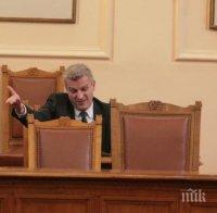 Нов скандал от Турция! Москов няма затвърждаващата четвърта ваксина за вече имунизираните бебета