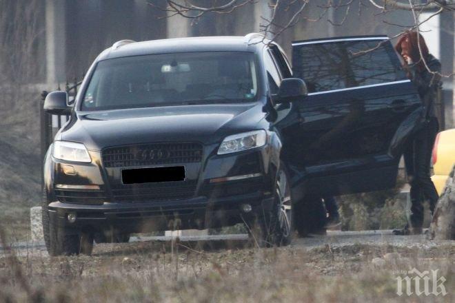 ПЪРВО в ПИК! Жени Калканджиева гази закона! Вижте как моделката не спазва никакви правила (папарашки снимки)