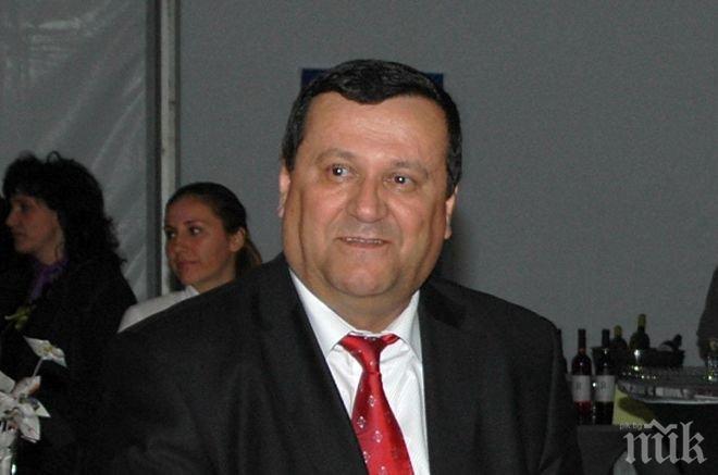 Адемов: Внасяме вота на недоверие с надеждата той да бъде подкрепен