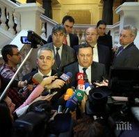 Д-р Емил Райнов: Вотът на недоверие е срещу управление, което трябва да си ходи