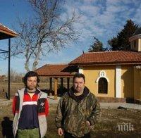 Ловец от Вълчедръм вдигна църква в равната Златия





