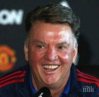 Ван Гаал: Шефовете щяха да ми кажат, ако преговарят с Моуриньо