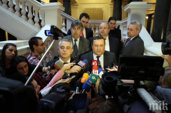 Д-р Емил Райнов: Вотът на недоверие е срещу управление, което трябва да ...