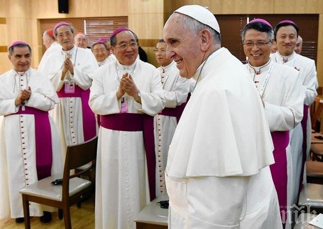 Папа Франциск отлетя за срещата с руския патриарх