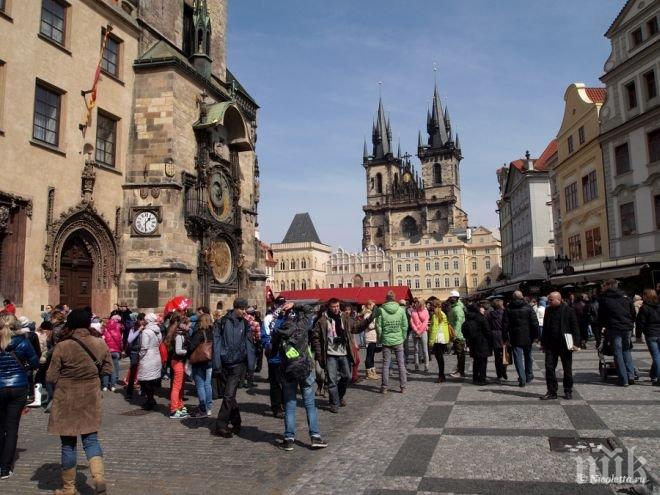 Прага е домакин на срещата на върха на Вишеградската четворка относно миграцията
