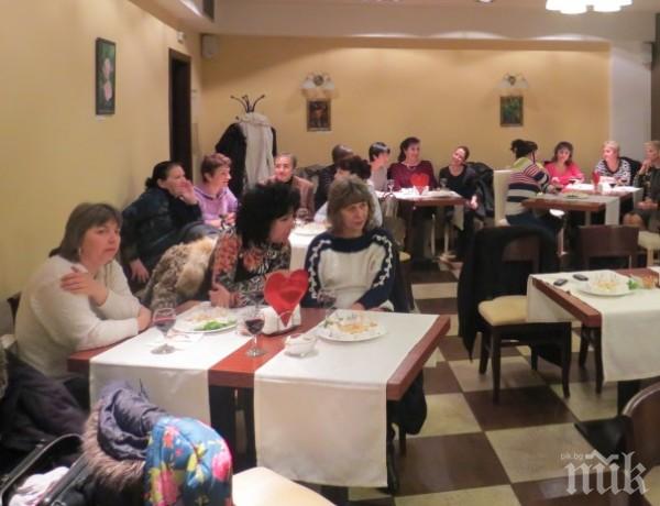 Читалище зарадва дами с концерт за св. Валентин