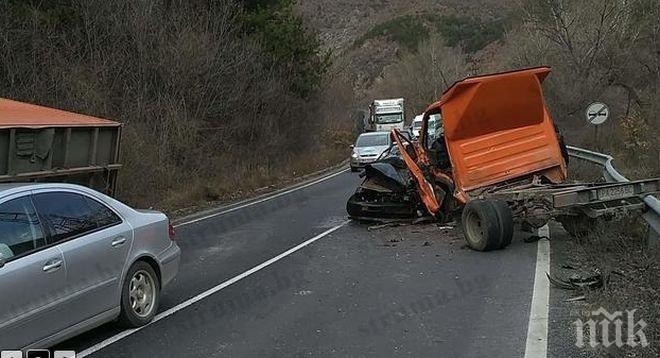 Катастрофа на магистрала „Люлин”! Две коли се нацелиха край село Драгичево