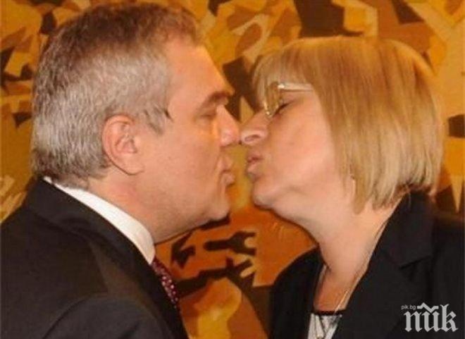 Палавите целувки на политиците
