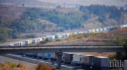 российская газета доведе блокирането руските товарни камиони повишение цените