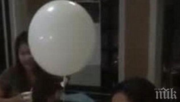 Шокиращи кадри! Духът на починало дете утешава скърбящата си майка (видео)