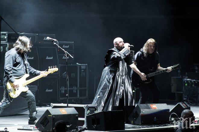 Ийгълс ъф дет метъл с първи концерт след атентата