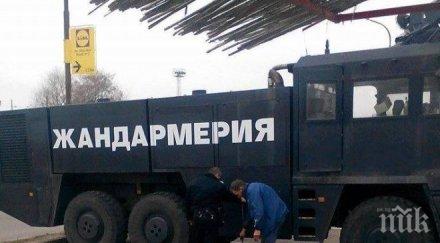 скандална снимка взриви нета жандармерист източва горивото