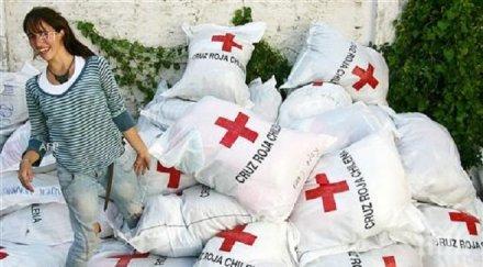 камиони хуманитарна помощ влезли пет обсадени зони сирия