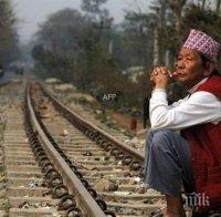 Влак в индийския град Мумбай е убил четирима души