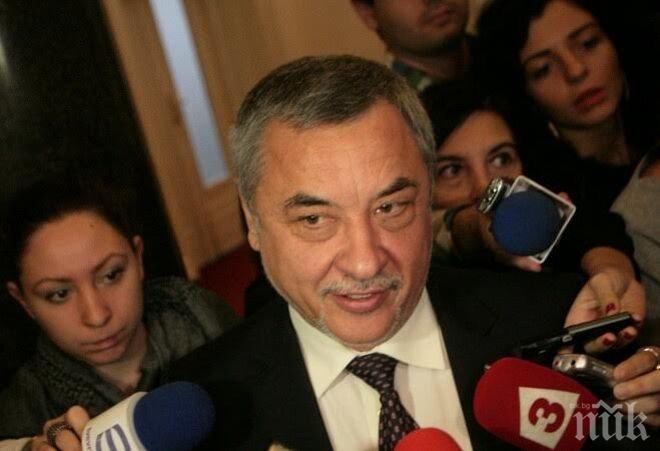 Валери Симеонов иска да се разследва дали и САЩ не са ни се месили