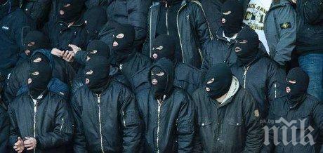 Десетки маскирани неонацисти нападнаха мигранти в Стокхолм. Полицията разпръсна екстремистите със спецчасти и хеликоптери   